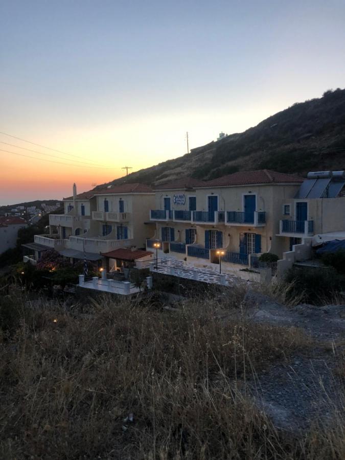 3 Alpha Studios Batsíon Exteriér fotografie